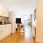 Lovely Room In Modern Apartment