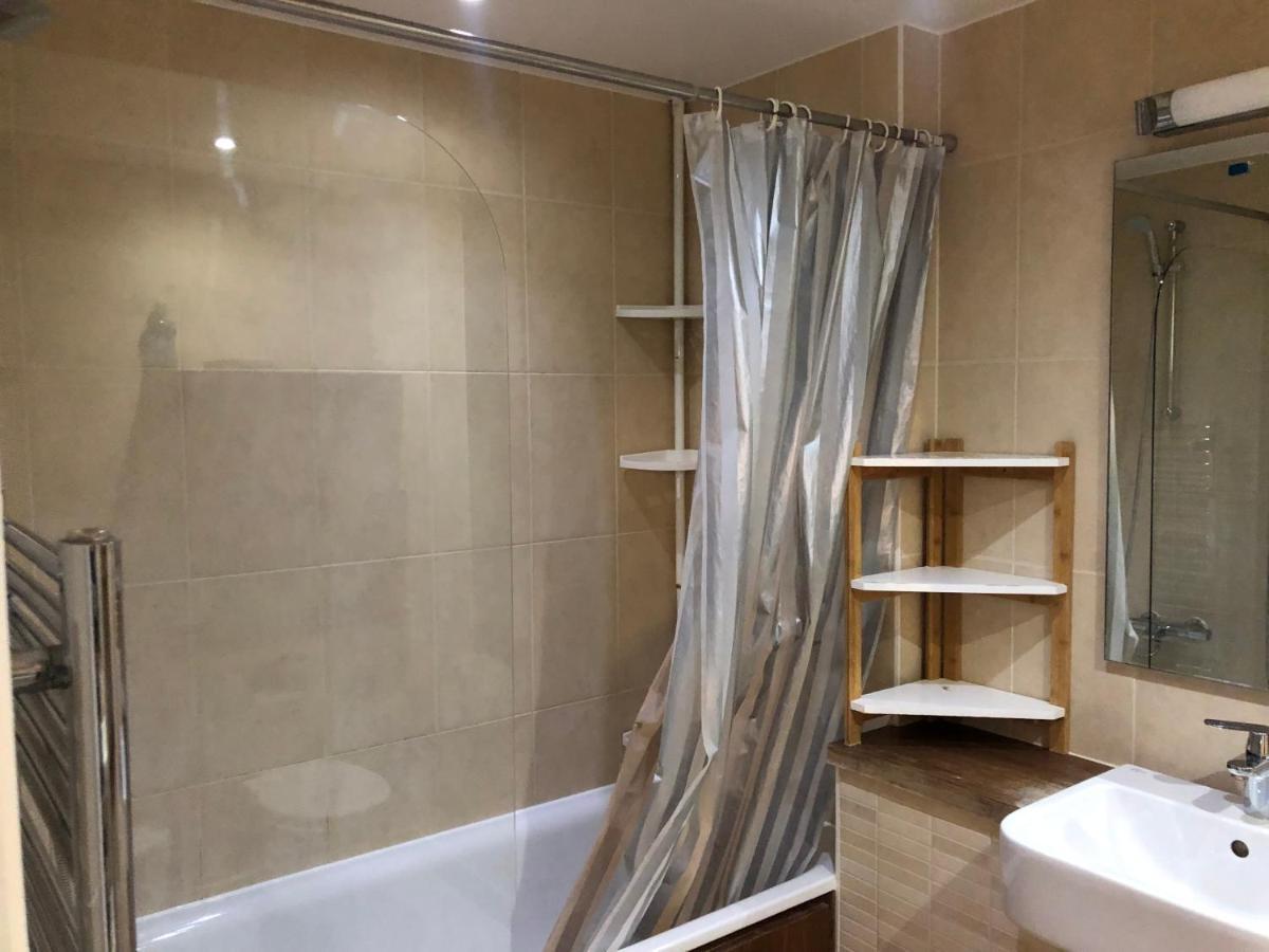 Quarto em Acomodações Particulares Lovely In Modern *